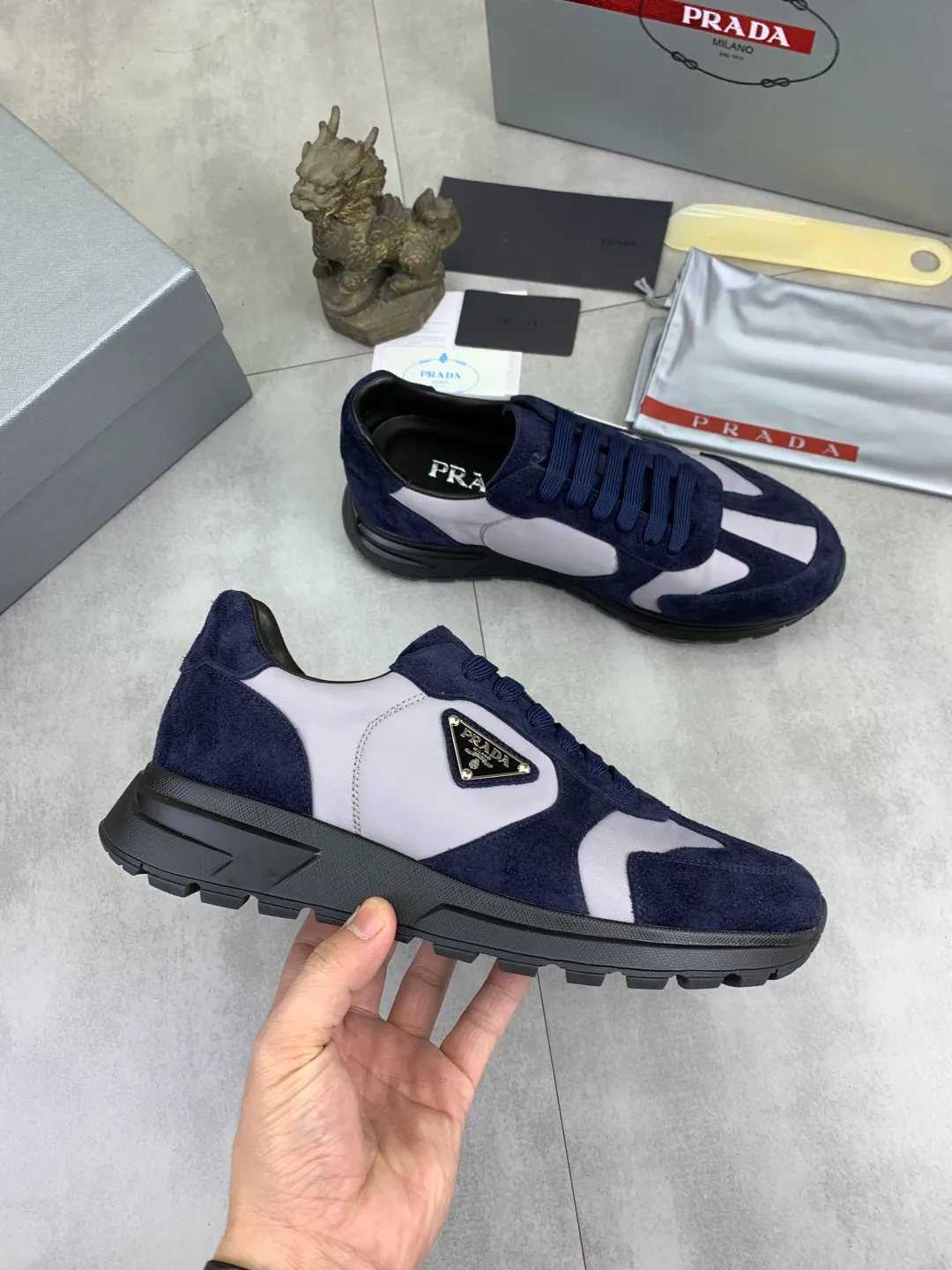 Men's men's shoes💰P580💰【New model】Top quality, new popular models on the official website, which will never go out of style for a century,🆘 The trendy brand (Prada) mainly promotes popular models, avant-garde and versatile fashionable men's shoes, private version molding, cowhide surface splicing 1:1 oil edge processing... fashionable and simple, original imported cowhide interior cowhide feet; the atmosphere and personality are more fashionable, eye-catching and pursuing class. It will subvert old ideas and be a must-have for fashionistas who want to spend time with you! Must keep it! High-end comfort, high-end quality workmanship. Size: 38-44 Various colors available. full package